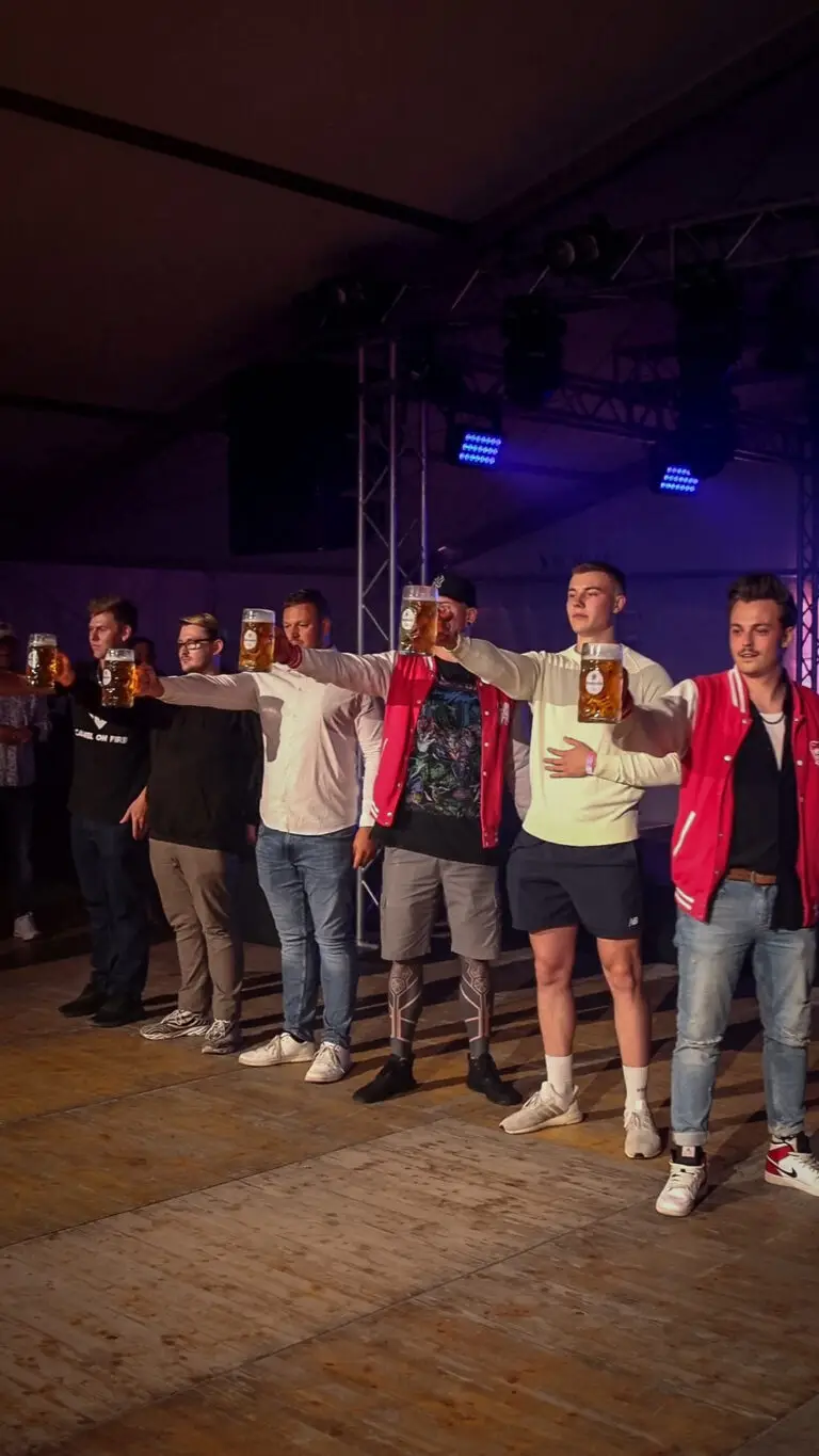 Bierkrugstemmen der Männer